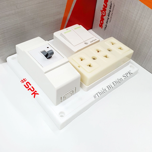 Bảng điện 2 công tắc 3 lỗ cắm CB cóc 30A BS6 SOPOKA