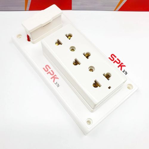 Bảng Điện Táp Lô 3 Lỗ Cắm Có Cầu Chì 2200W 10A BN6E SOPOKA