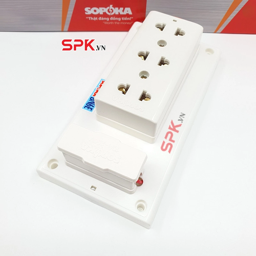 Bảng Điện Táp Lô 3 Lỗ Cắm Có Cầu Chì 2200W 10A BN6E SOPOKA