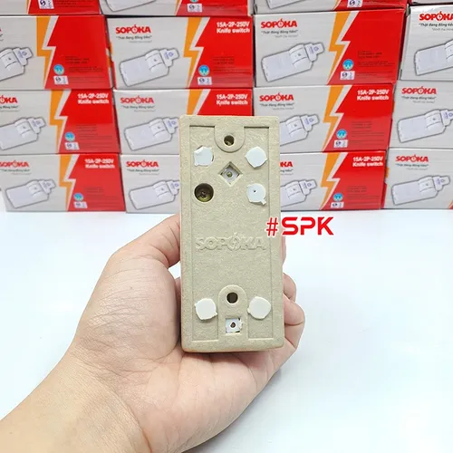 Cầu Dao Đế Sứ 1 Pha 15A-2P Cực Đúc D1H SOPOKA