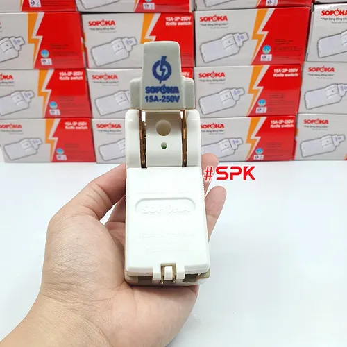 Cầu Dao Đế Sứ 1 Pha 15A-2P Cực Đúc D1H SOPOKA