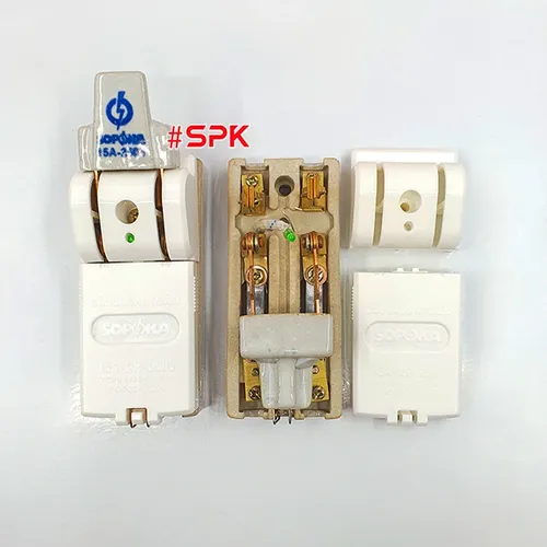 Cầu Dao Đế Sứ 1 Pha 15A-2P Cực Đúc D1H SOPOKA