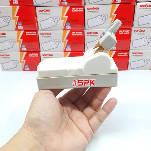 Cầu Dao Đế Sứ 1 Pha 15A-2P Cực Đúc D1H SOPOKA