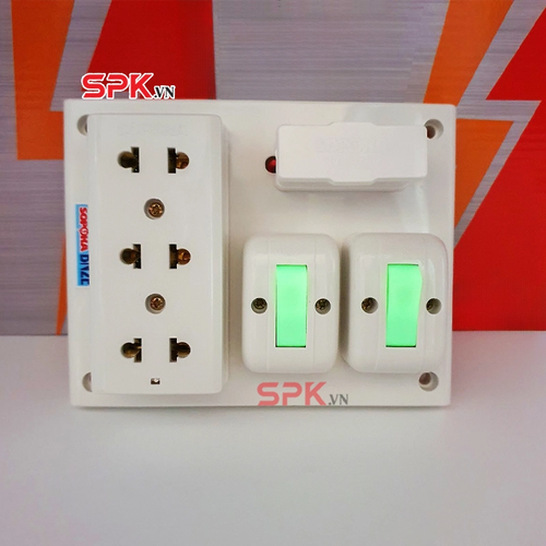 SOPOKA BN2E Bảng Điện 2 Công Tắc 3 Lỗ Cắm 2200W 10A