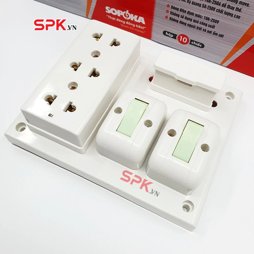 SOPOKA BN2E Bảng Điện 2 Công Tắc 3 Lỗ Cắm 2200W 10A