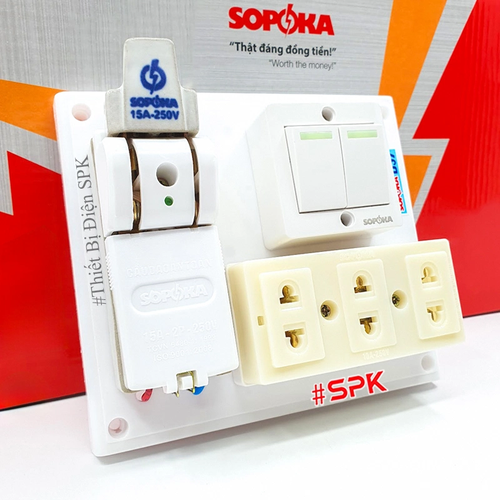 Bảng Điện 2 Công Tắc 3 Lỗ Cắm Cầu Dao Sứ 15A BS5 SOPOKA