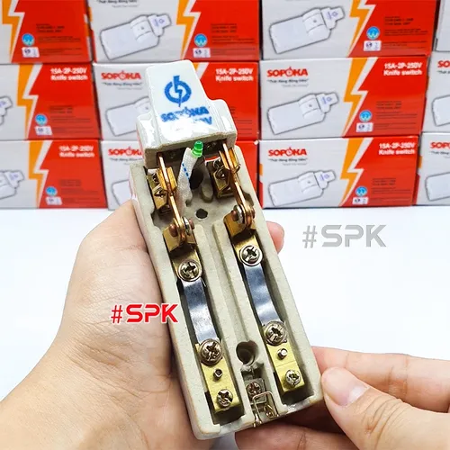 Cầu Dao Đế Sứ 1 Pha 15A-2P Cực Đúc D1H SOPOKA