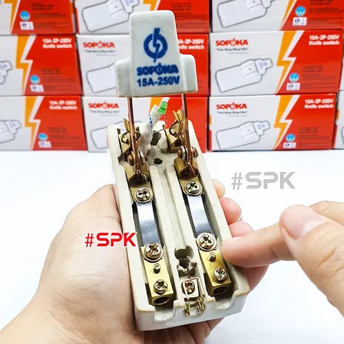 Cầu Dao Đế Sứ 1 Pha 15A-2P Cực Đúc D1H SOPOKA