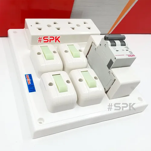 Bảng Điện 4 Công Tắc 4 Lỗ Cắm MCB 32A 4CT1 SOPOKA