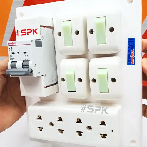 Bảng Điện 4 Công Tắc 4 Lỗ Cắm MCB 32A 4CT1 SOPOKA