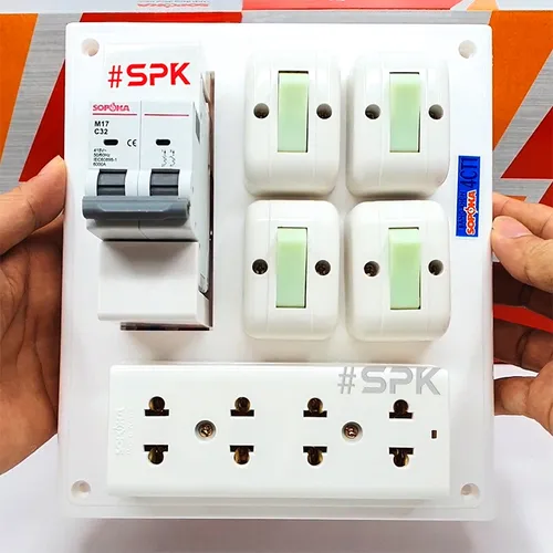 Bảng Điện 4 Công Tắc 4 Lỗ Cắm MCB 32A 4CT1 SOPOKA