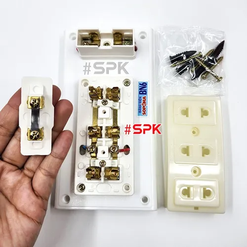 Bảng Điện Táp Lô 3 Ổ Cắm Có Cầu Chì BN6 SOPOKA