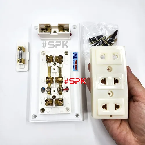 Bảng Điện Táp Lô 3 Ổ Cắm Có Cầu Chì BN6 SOPOKA