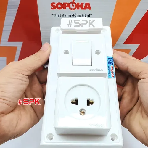 Bảng Điện 1 Công Tắc 1 Lỗ Cắm Có Cầu Chì BS1 SOPOKA