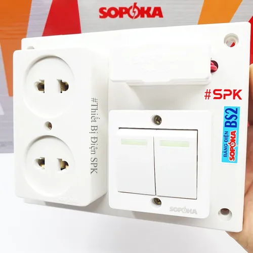 Bảng Điện 2 Công Tắc 2 Lỗ Cắm Có Cầu Chì BS2 SOPOKA