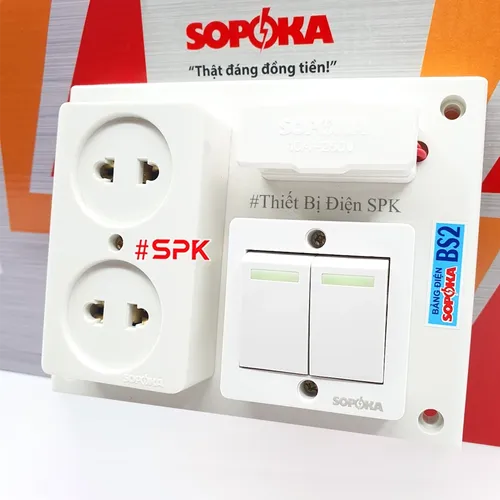 Bảng Điện 2 Công Tắc 2 Lỗ Cắm Có Cầu Chì BS2 SOPOKA