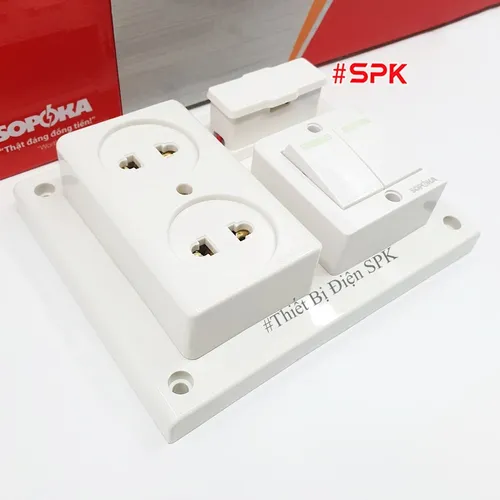 Bảng Điện 2 Công Tắc 2 Lỗ Cắm Có Cầu Chì BS2 SOPOKA