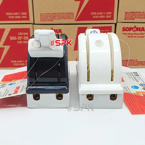 Cầu Dao Đảo Đế Sứ 1 Pha 30A 2P 600V 2N Màu Đen D19(A) SOPOKA