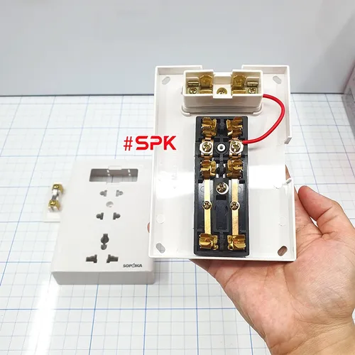 Bảng Điện Lắp Nổi Cao Cấp Dòng E 3 Ổ Cắm E8A SOPOKA