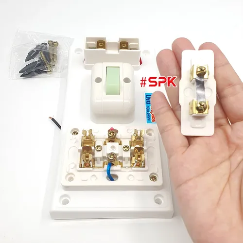 Bảng Điện Táp Lô 1 Công Tắc 2 Lỗ Cắm Có Cầu Chì BN1 SOPOKA