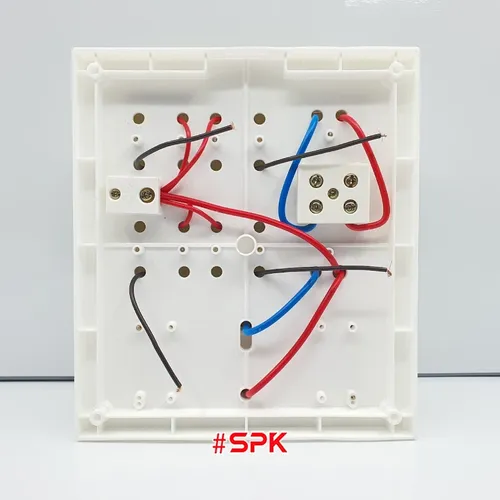 Bảng Điện 4 Công Tắc 4 Lỗ Cắm 1 CB Cóc 4CT2 SOPOKA