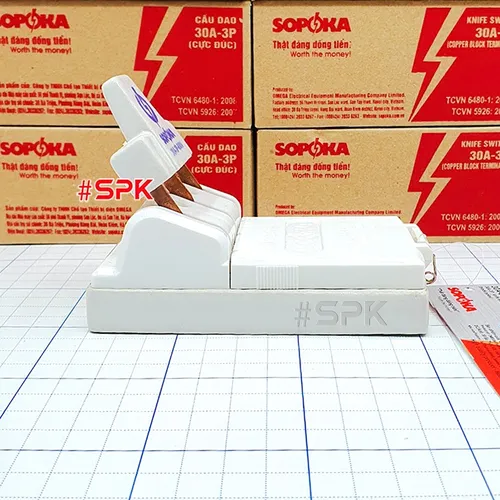 Cầu Dao Điện Đế Sứ 3 Pha 3P Cực Đúc Màu Trắng 30A 600V D9 SOPOKA