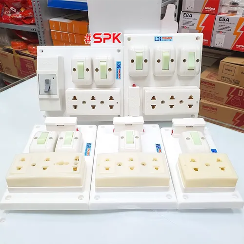 Bảng Điện Táp Lô 2 Công Tắc 3 Ổ Cắm Có CB 30A BN21 SOPOKA