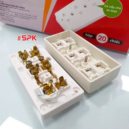 Ổ Cắm Điện Táp Lô 3 lỗ 2200W Có Nắm Che An Toàn E14N SOPOKA