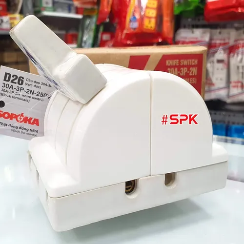 Cầu Dao Đảo Đế Sứ 3 Pha 30A 3P 2N 250V Màu Trắng D26 SOPOKA