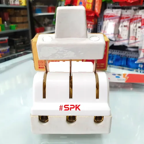 Cầu Dao Điện Đế Sứ 3 Pha 3P 60A 600V D11 SOPOKA