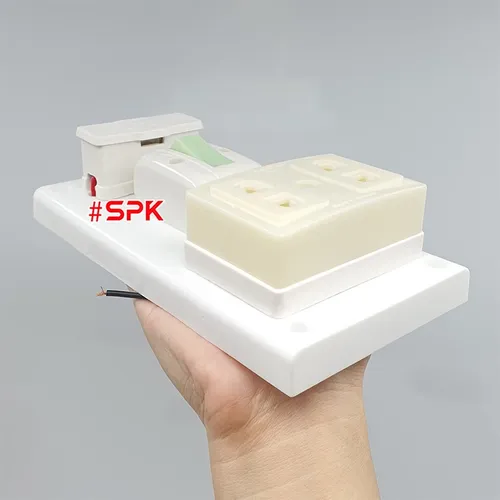Bảng Điện Táp Lô 1 Công Tắc 2 Lỗ Cắm Có Cầu Chì BN1 SOPOKA
