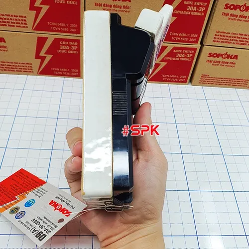 Cầu Dao Điện Đế Sứ 3 Pha 3P Cực Đúc Màu Đen 30A 600V D9A SOPOKA