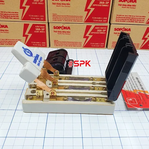 Cầu Dao Điện Đế Sứ 3 Pha 3P Cực Đúc Màu Đen 30A 600V D9A SOPOKA