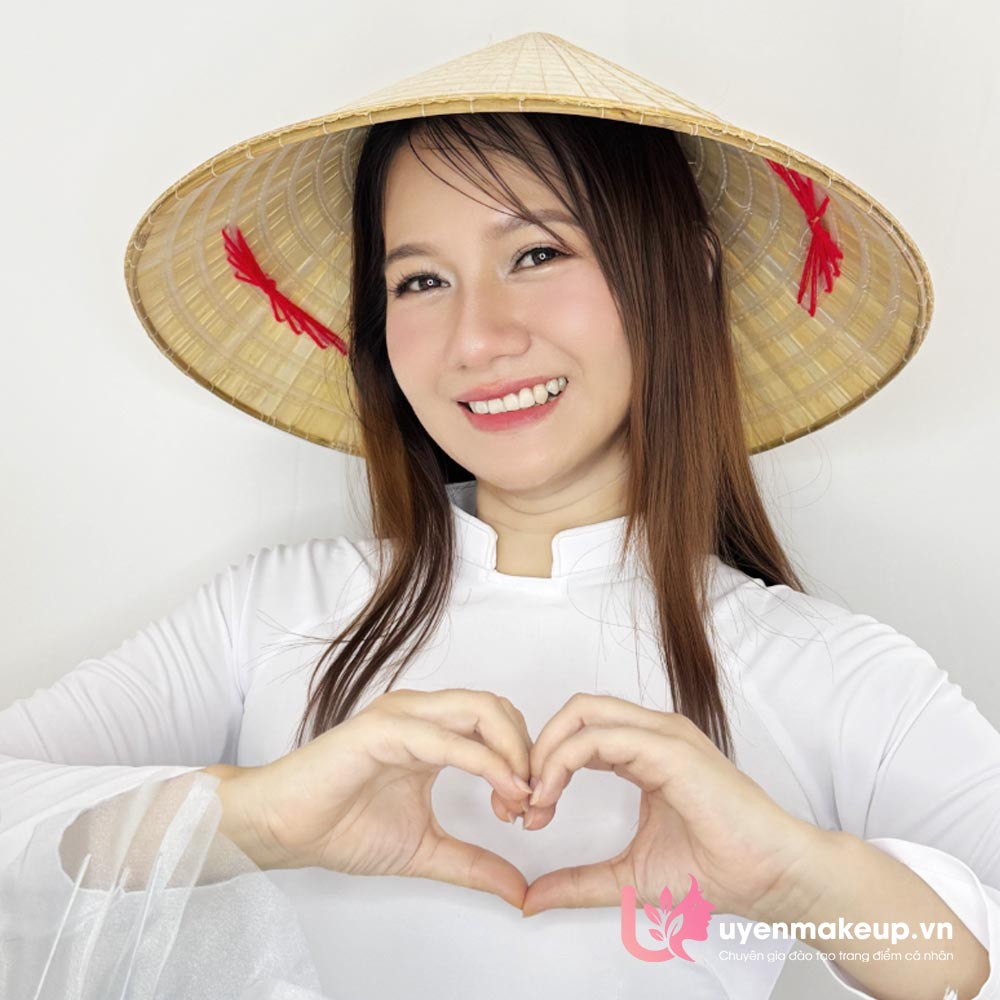 Phong cách make up clean girl: Bí quyết trang điểm tự nhiên từ Uyên ...