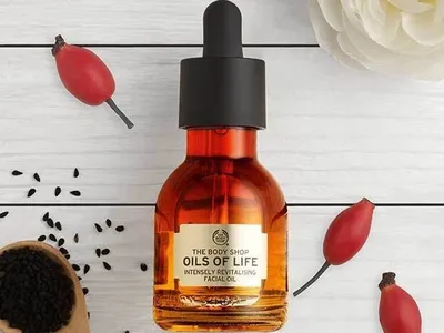 Dầu dưỡng Intensely Revitalising Facial Oil