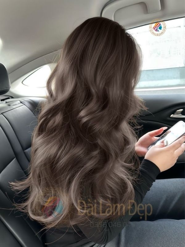 Nhuộm tóc tone tự nhiên nhẹ nhàng tại Đài Làm Đẹp Nhuộm tóc tone tự nhiên nhẹ nhàng tại Đài Làm Đẹp