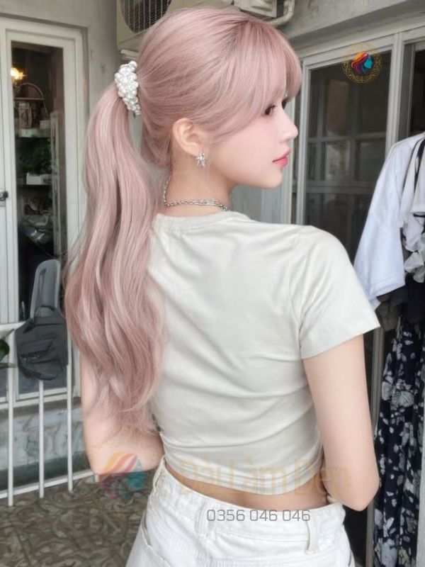 Kỹ thuật nhuộm tóc hồng đào tôn da bừng sáng khí chất tại Đài Làm Đẹp Kỹ thuật nhuộm tóc hồng đào tôn da bừng sáng khí chất tại Đài Làm Đẹp