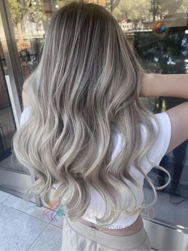 Nhuộm tóc highlight ánh sáng tự nhiên nhẹ nhàng tại Đài Làm Đẹp Nhuộm tóc highlight ánh sáng tự nhiên nhẹ nhàng tại Đài Làm Đẹp