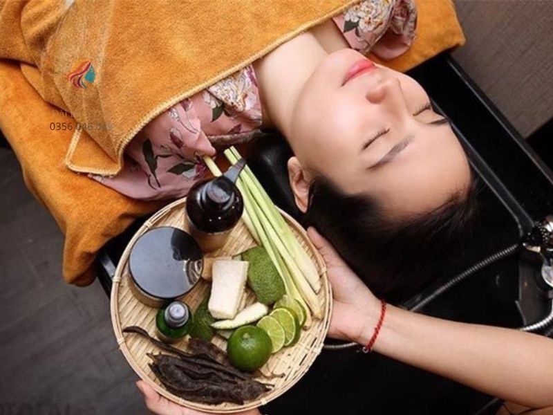 Mái tóc tơi xốp tự nhiên nhờ duy trì thói quen gội đầu bằng bồ kết Mái tóc tơi xốp tự nhiên nhờ duy trì thói quen gội đầu bằng bồ kết