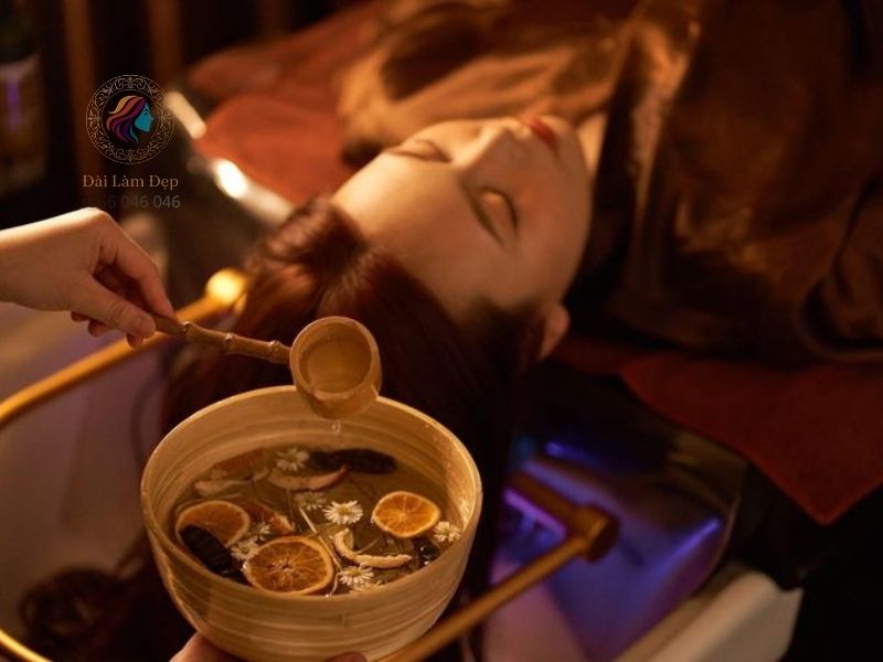 Tận hưởng sự thư thái trong quy trình gội đầu dưỡng sinh 60 phút Tận hưởng sự thư thái trong quy trình gội đầu dưỡng sinh 60 phút