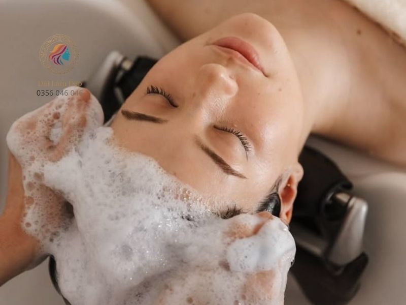 Gội đầu dưỡng sinh trị gàu giúp khôi phục hệ sinh thái tự nhiên của da đầu Gội đầu dưỡng sinh trị gàu giúp khôi phục hệ sinh thái tự nhiên của da đầu