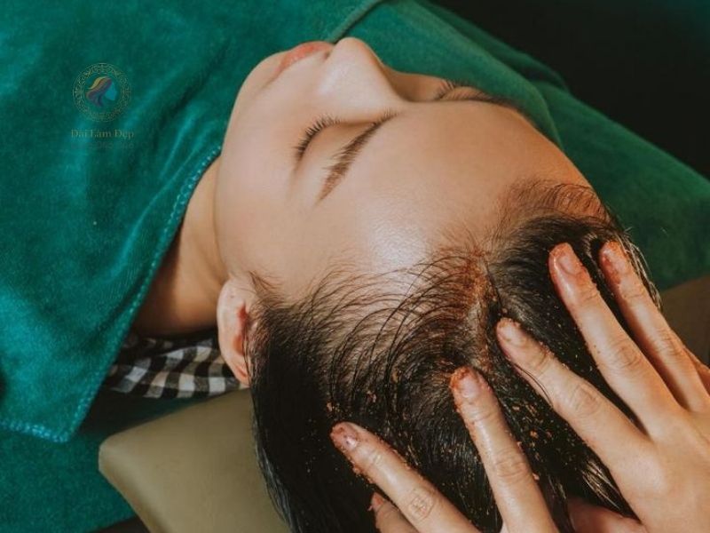 Kỹ thuật ấn huyệt giảm nhức mỏi tại một tiệm gội đầu dưỡng sinh uy tín Kỹ thuật ấn huyệt giảm nhức mỏi tại một tiệm gội đầu dưỡng sinh uy tín