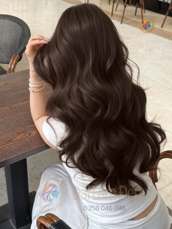 Mẫu tóc nhuộm bền màu óng ả không xỉn nền tại Đài Làm Đẹp Mẫu tóc nhuộm bền màu óng ả không xỉn nền tại Đài Làm Đẹp