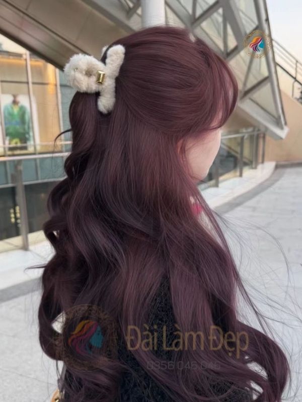 Mẫu nhuộm tóc cá tính hiện đại và sang trọng tại salon Đài Làm Đẹp Mẫu nhuộm tóc cá tính hiện đại và sang trọng tại salon Đài Làm Đẹp