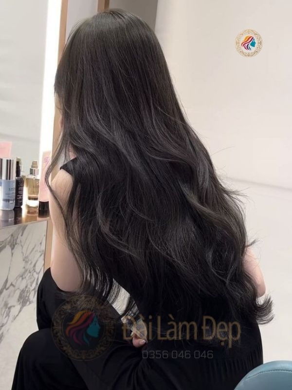 Nhuộm tóc đen sang trọng chuẩn phong cách tối giản tại Đài Làm Đẹp Nhuộm tóc đen sang trọng chuẩn phong cách tối giản tại Đài Làm Đẹp