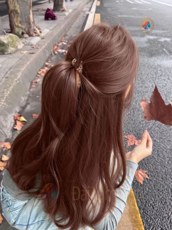 Nhuộm tóc màu đồng đỏ nổi bật và tinh tế chuẩn phong cách Đài Làm Đẹp Nhuộm tóc màu đồng đỏ nổi bật và tinh tế chuẩn phong cách Đài Làm Đẹp