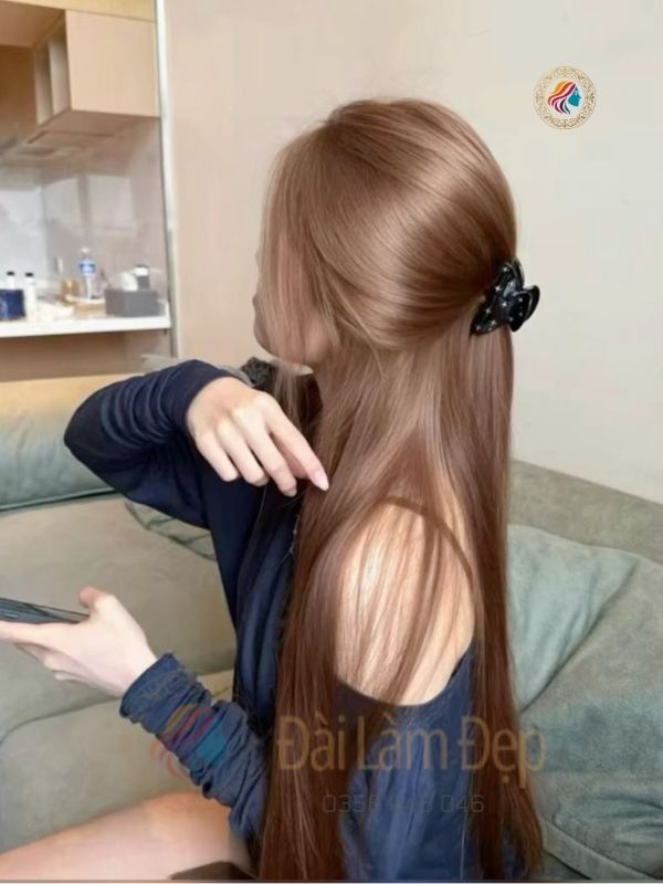 Nhuộm tóc mềm mượt giữ độ sống tự nhiên tại Đài Làm Đẹp Nhuộm tóc mềm mượt giữ độ sống tự nhiên tại Đài Làm Đẹp