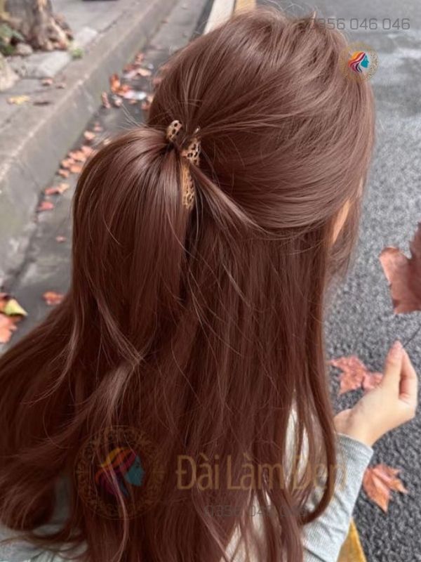 Nhuộm tóc mùa hè tone nâu lạnh sáng da tại Đài Làm Đẹp Nhuộm tóc mùa hè tone nâu lạnh sáng da tại Đài Làm Đẹp