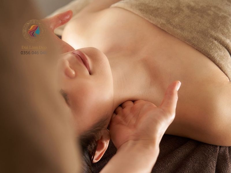 Nương theo nhịp thở là yếu tố cốt lõi trong cách massage vai gáy hết đau Nương theo nhịp thở là yếu tố cốt lõi trong cách massage vai gáy hết đau