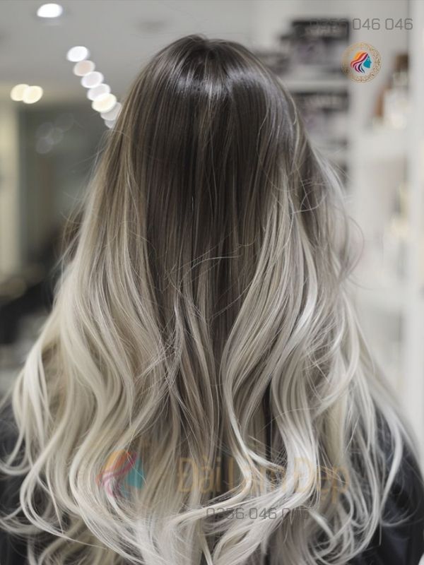 Mẫu nhuộm tóc ombre sáng trẻ trung tôn da tại Đài Làm Đẹp Mẫu nhuộm tóc ombre sáng trẻ trung tôn da tại Đài Làm Đẹp